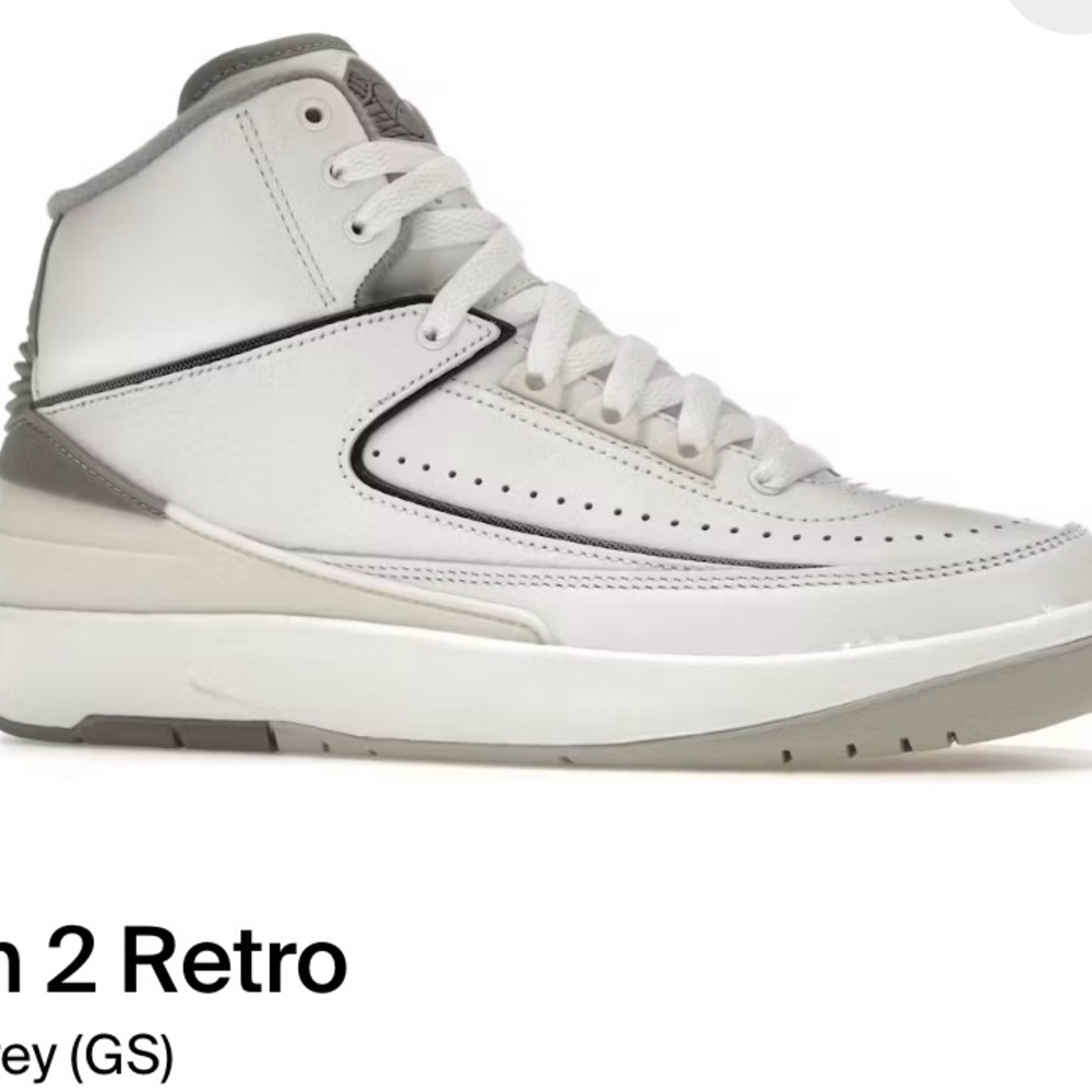 Jordan 2 Retro Sneakers - White and Gray